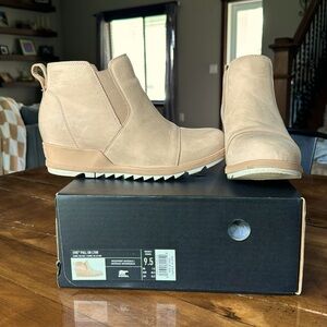 Sorel Evie Pull-on Waterproof Leather Ankle Bootie 9.5 Canoe Sea Salt Light Tan